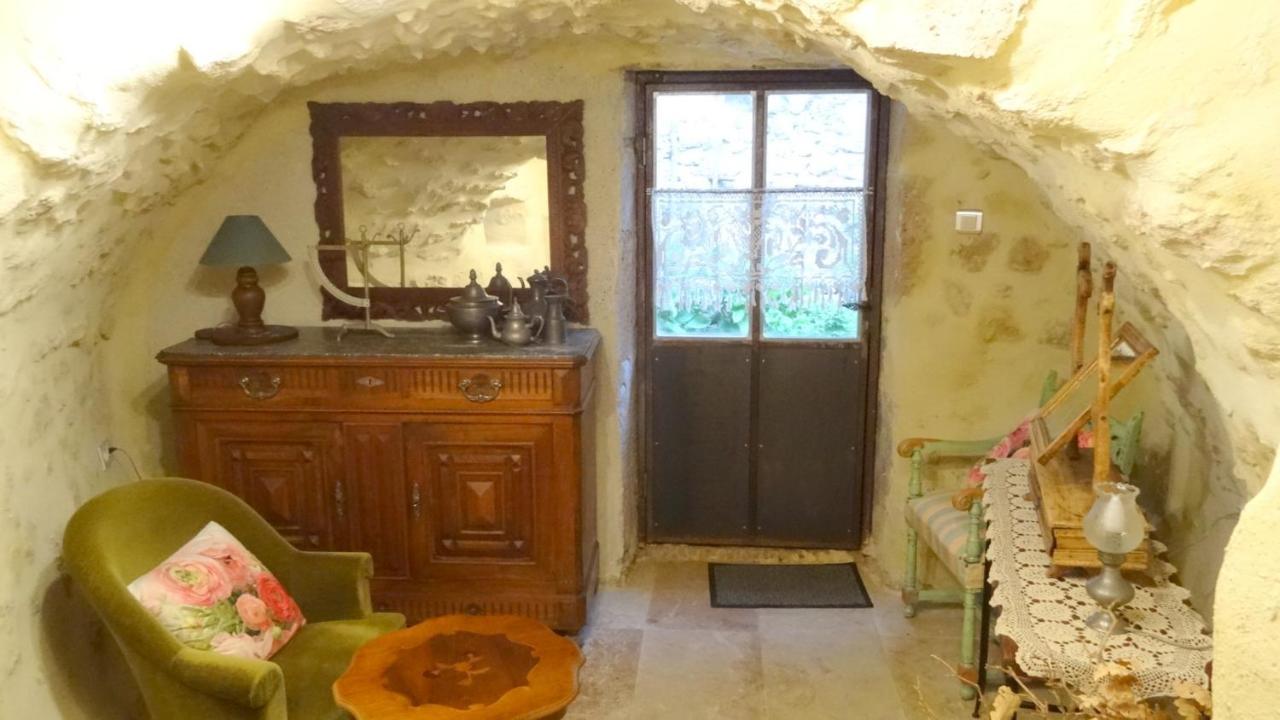 La Garde Adhemar, L'Escalier Medieval Экстерьер фото