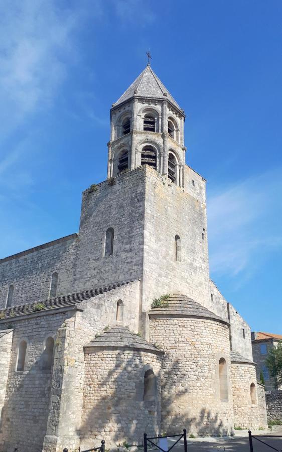 La Garde Adhemar, L'Escalier Medieval Экстерьер фото