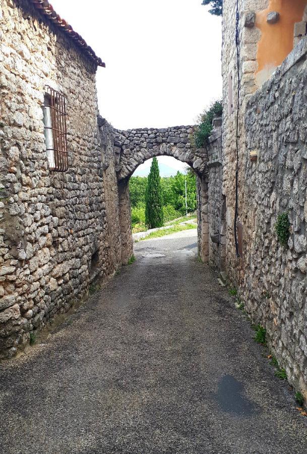 La Garde Adhemar, L'Escalier Medieval Экстерьер фото