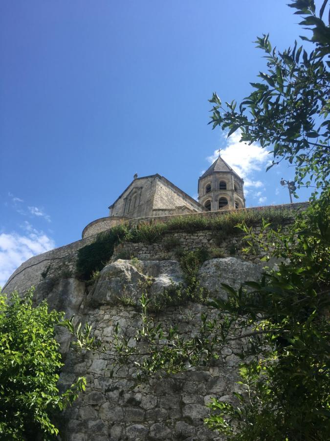 La Garde Adhemar, L'Escalier Medieval Экстерьер фото